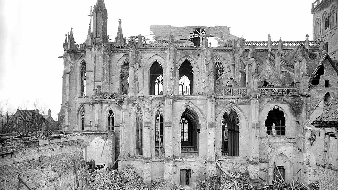 Xanten gedenkt der Zerstörung von Stadt und Viktor-Dom vor 75 Jahren - Helmut Sommer erinnert sich an die Bombardierung