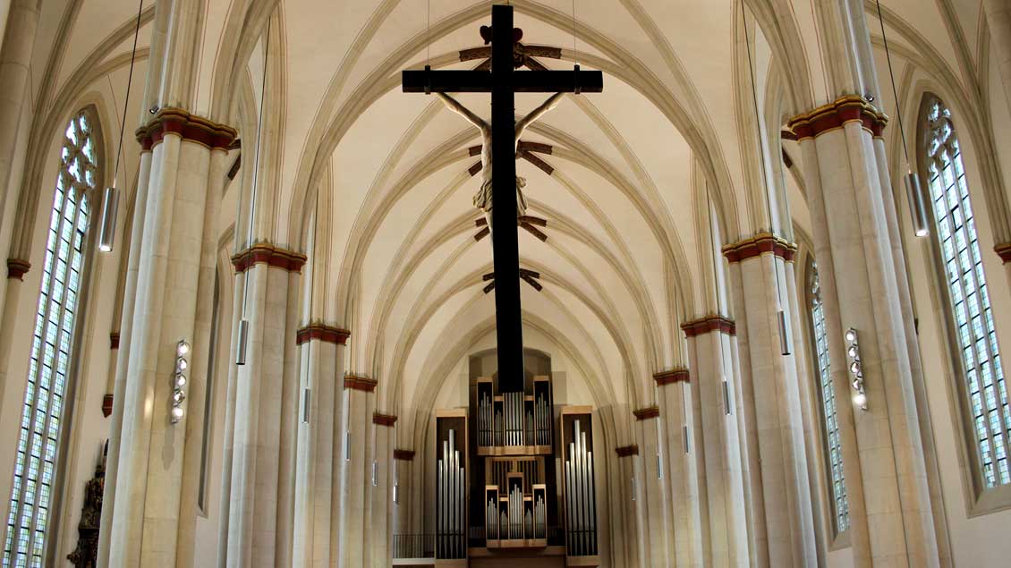 Heller, großzügiger, offener: Blick in die renovierte Überwasserkirche in Münster.