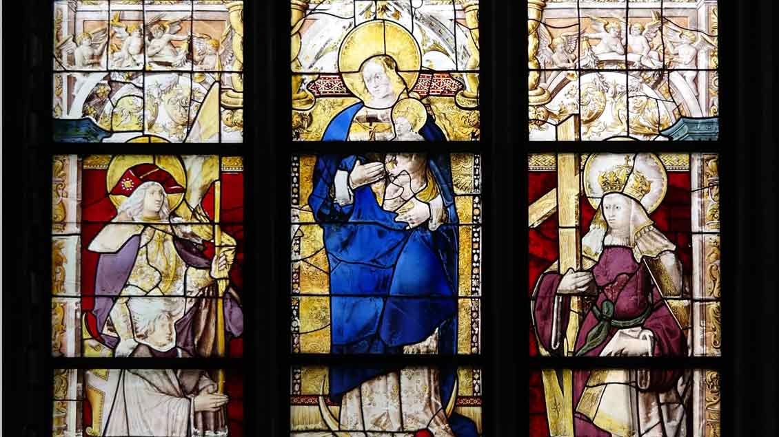 Das Madonnenfenster im Xantener Dom gehört zu den wertvollsten mittelalterlichen Glasfenstern im Rheinland. 