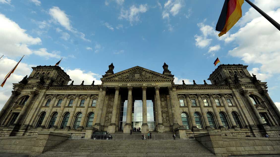 Der Reichstag in Berlin - Sitz des Deutschen Bundestags.