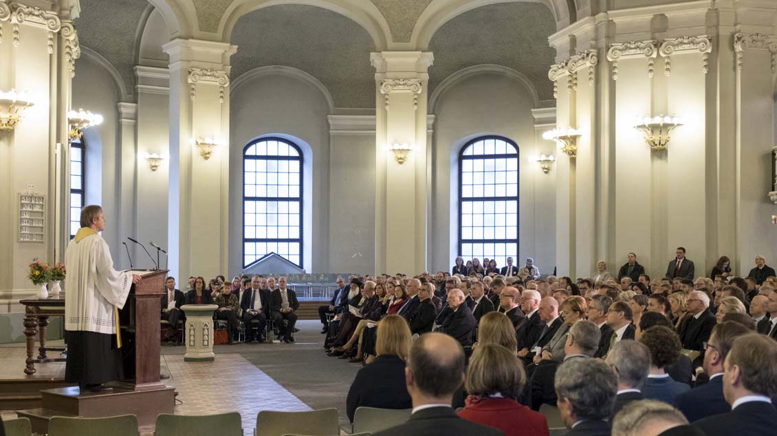 Prälat Karl Jüsten hielt die Predigt beim Gottesdienst in der Französischen Friedrichstadtkirche in Berlin.