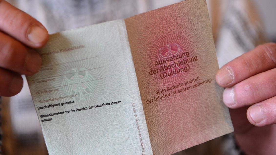 Duldungs-Pass zur Aussetzung der Abschiebung von Flüchtlingen.