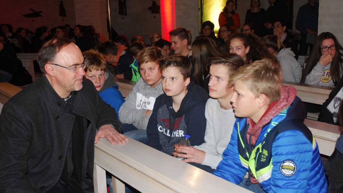Jugendkatechese mit Weihbischof Lohmann