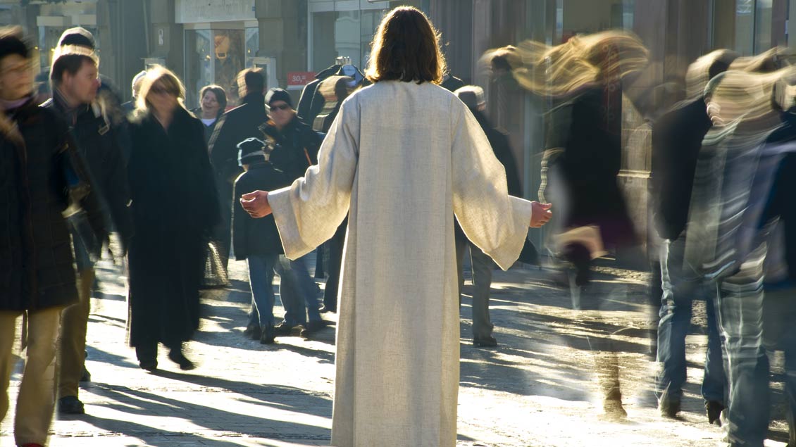„Guten Tag, da bin ich wieder“: Was wäre, wenn Jesus plötzlich in einer Fußgängerzone auftauchen würde?