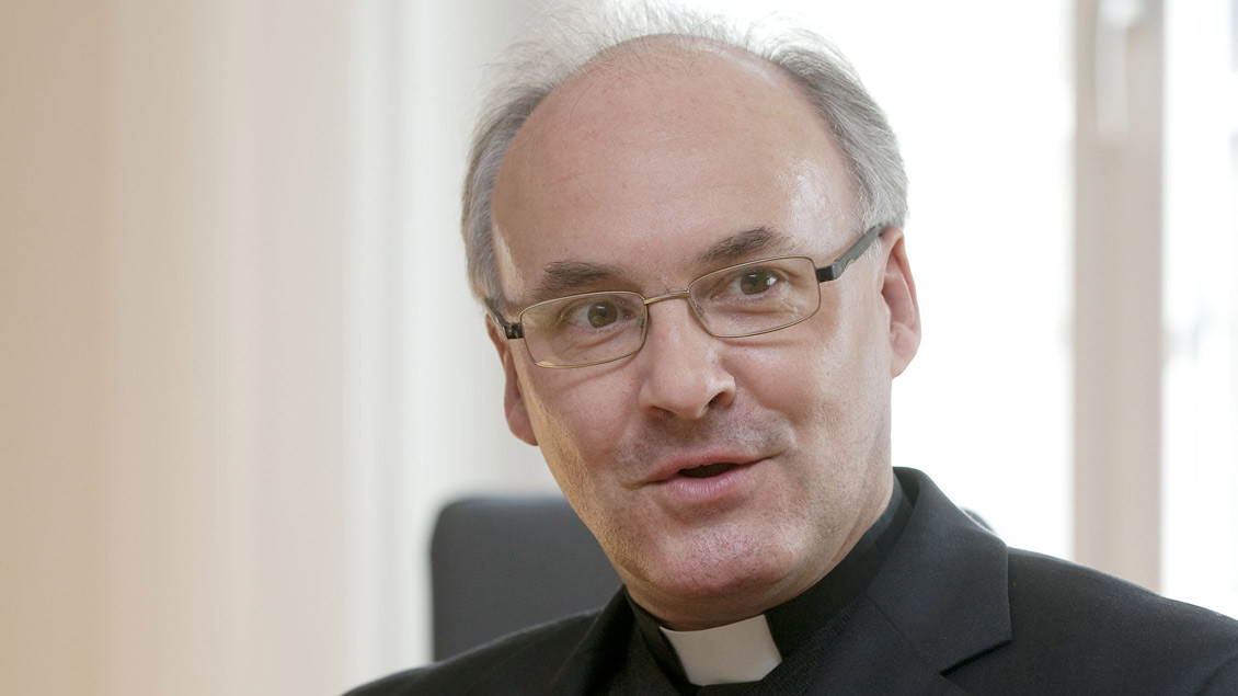 Der Regensburger Bischof Rudolf Voderholzer fordert, dass die Missbrauchsstudie sofort allen deutschen Bischöfen zugänglich gemacht wird.