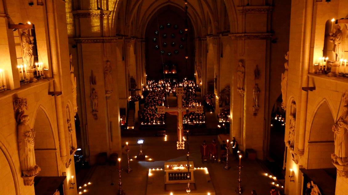 Münster Dom soll am Sonntag Abend ein Ort für "Bitten, Zweifel und Hoffnung" sein.