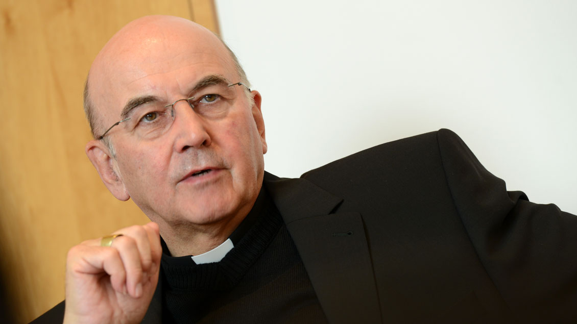 Der Papst tritt zurück: Bischof Felix Genn im Gespräch mit der Presse.