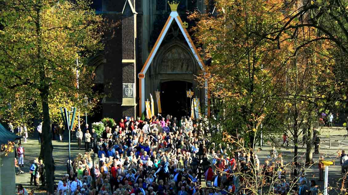 Der Wallfahrtsort Kevelaer am Niederrhein zieht Jahr für Jahr Tausende Pilger an.