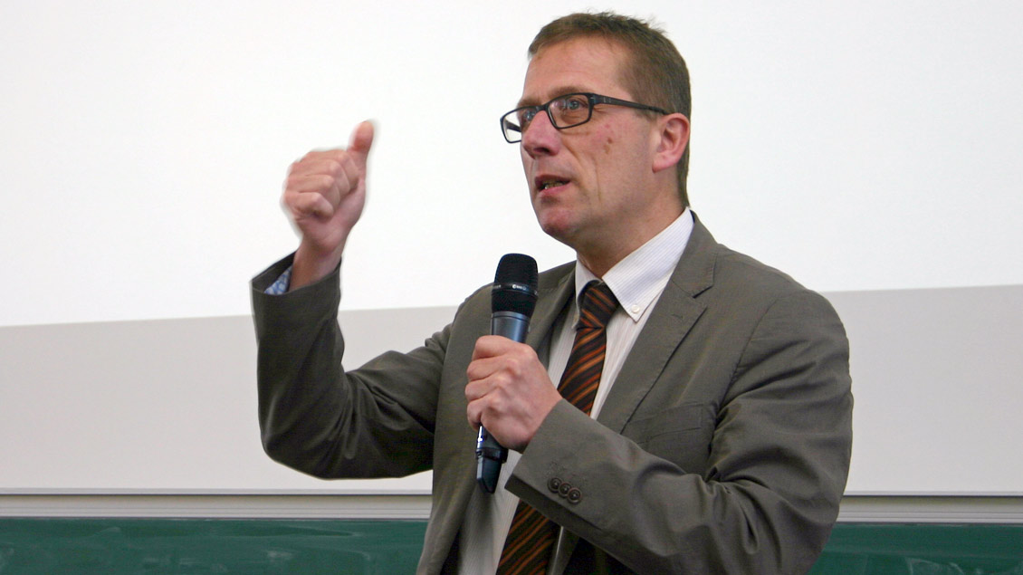 Thomas Schüller ist Professor für Kirchenrecht an der Katholisch-Theologischen Fakultät der Universität Münster.