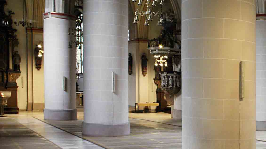 Die dicken Säulen in der Vechtaer Pfarrkirche.
