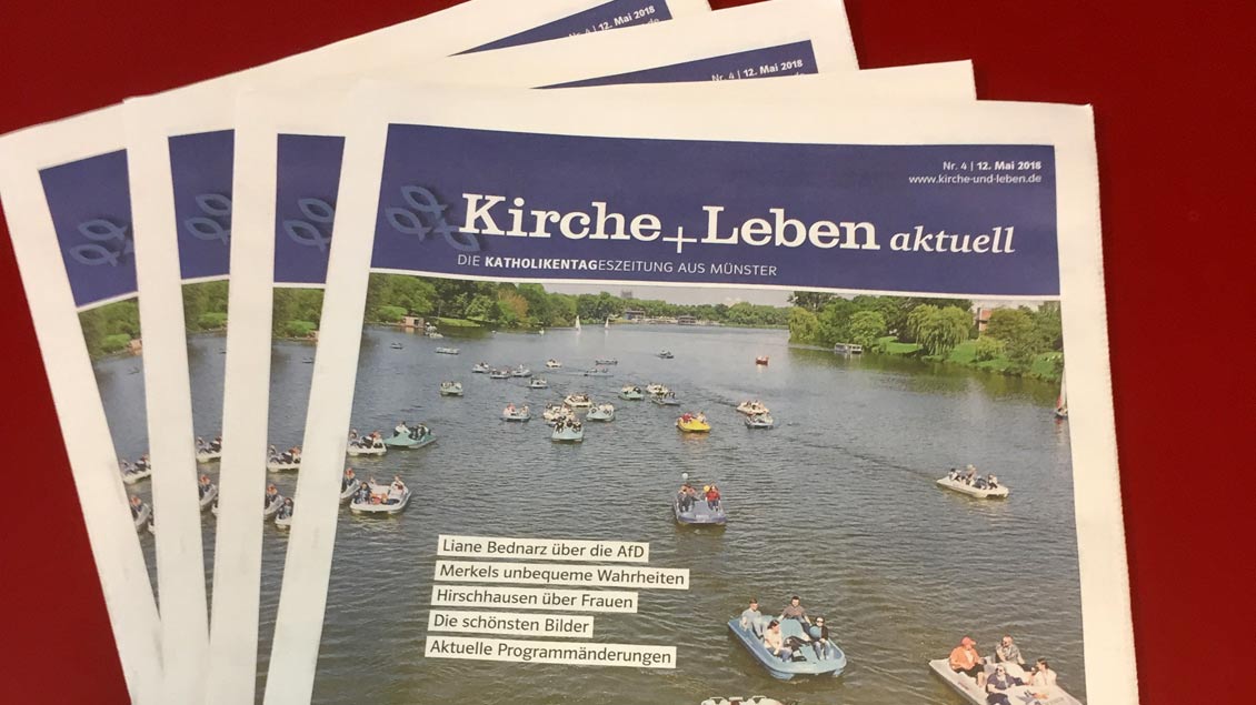 Die Verteilzeitung „Kirche+Leben aktuell“.