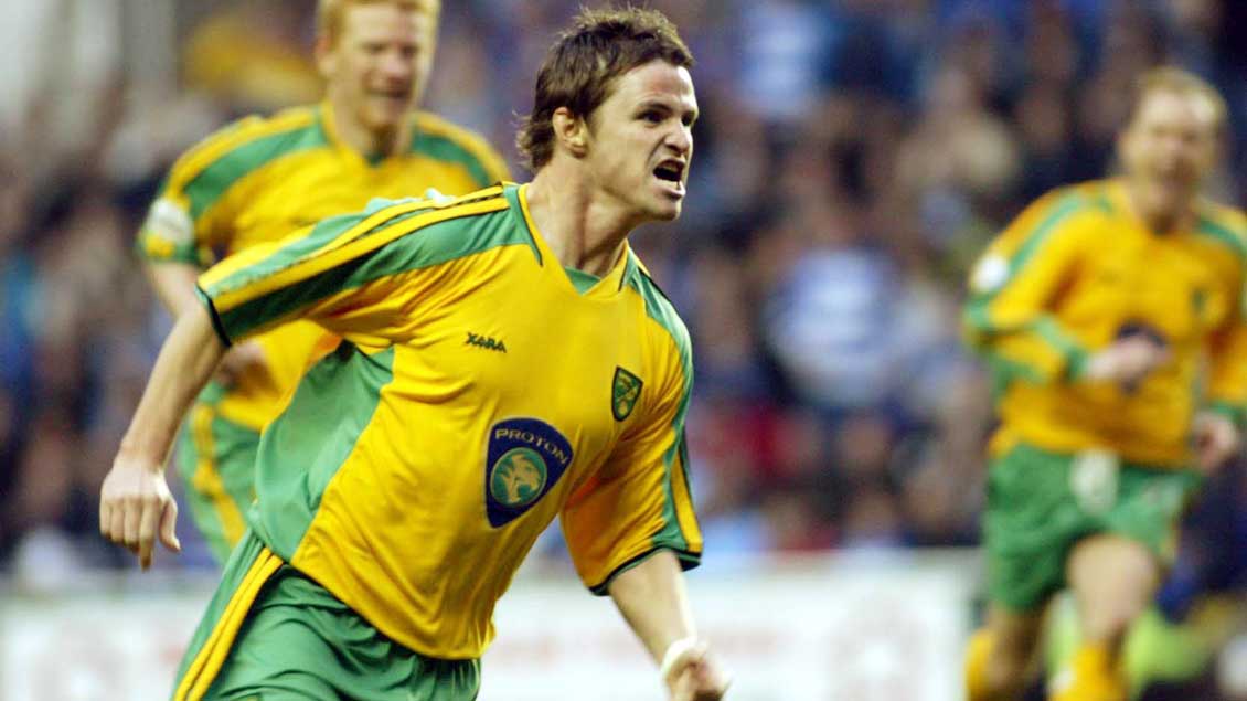 Philip Mulryne jubelt über sein Siegtor zum 1:0 im Spiel Norwich City gegen Reading am 12. April 2004.