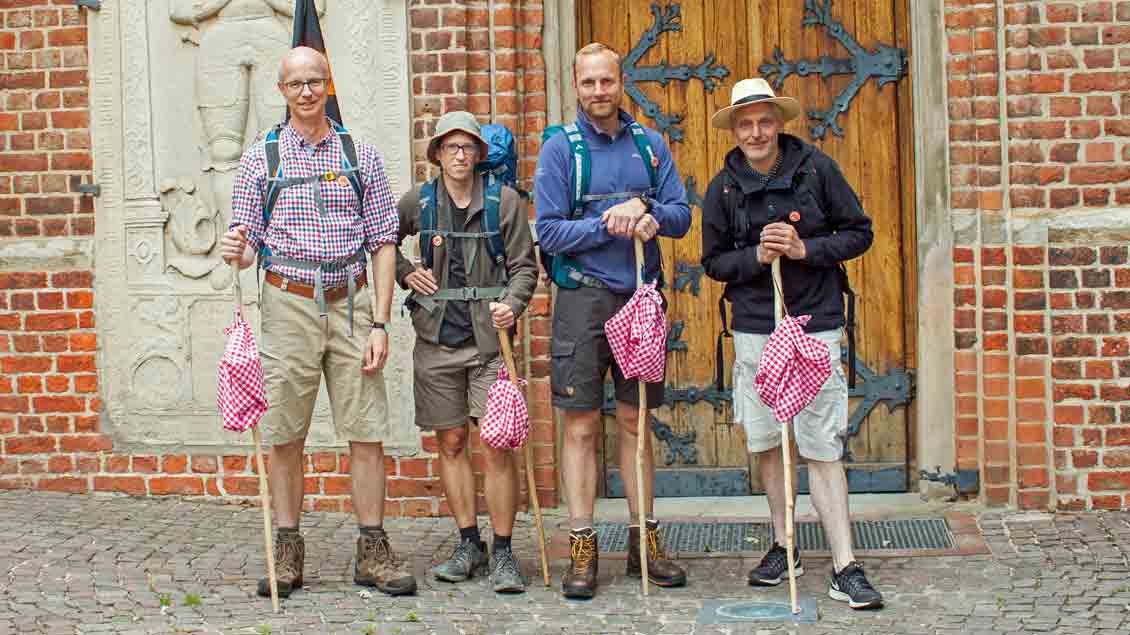 (von links) Uwe Kathmann, Thomas Sander, Christian Feldschnieders und Ulf Thamer aus einem Kolping-Familienkreis in Vechta: fünf Tage von Schillig nach Vechta.