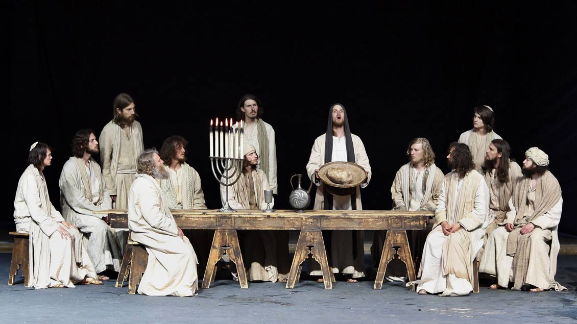 Szene aus den Oberammergauer Passionsspielen von 2010 mit Frederik Mayer als Jesus. Auch die nächste Inszenierung 2020 wird Regisseur Christian Stückl verantworten.