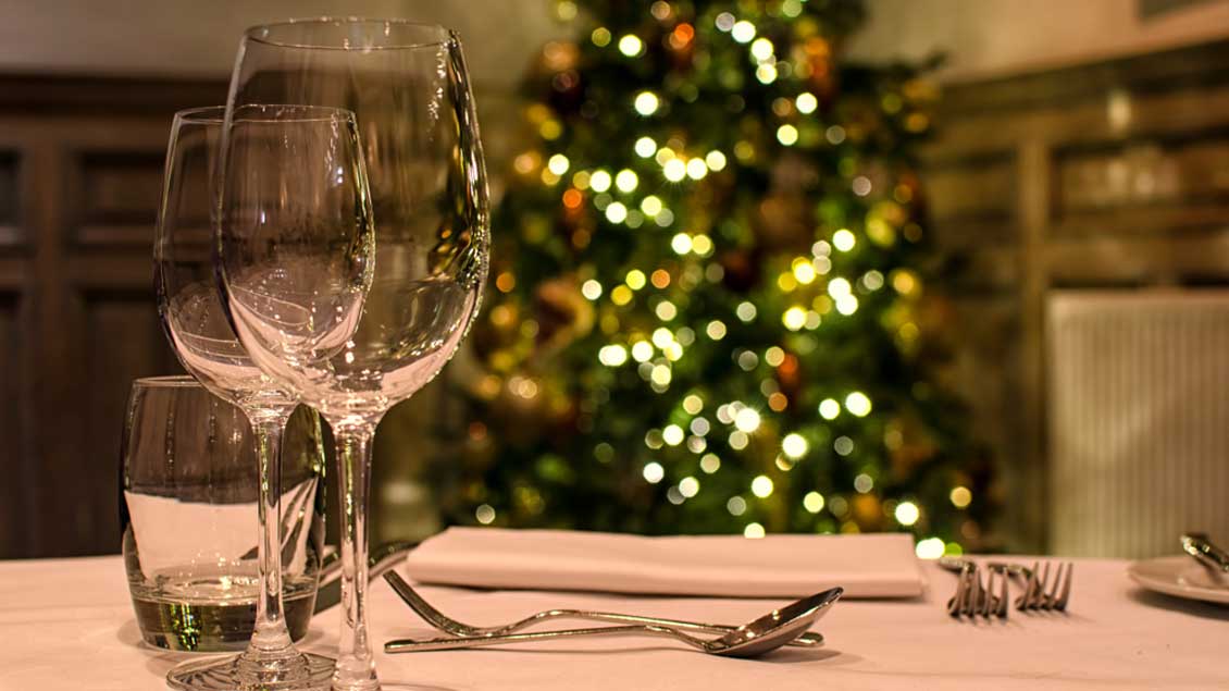 Ob schlicht oder edel, fleischlich oder vegetarisch - was an Weihnachten auf den Tisch kommt, hat in den meisten Familien Tradition.