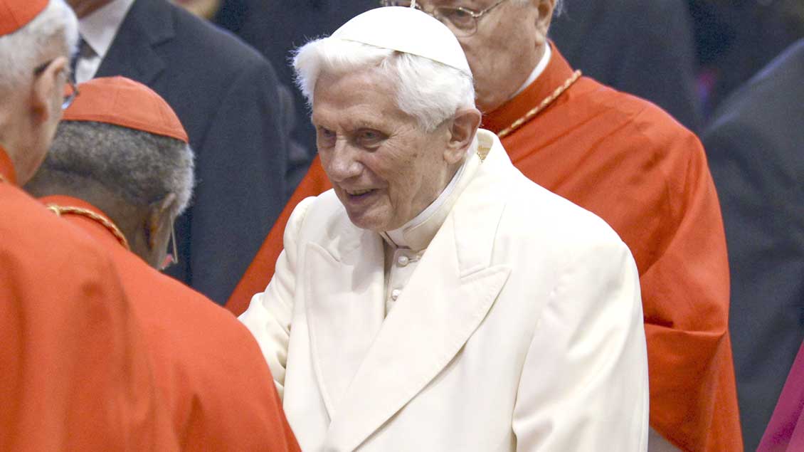 Benedikt XVI. im Petersdom