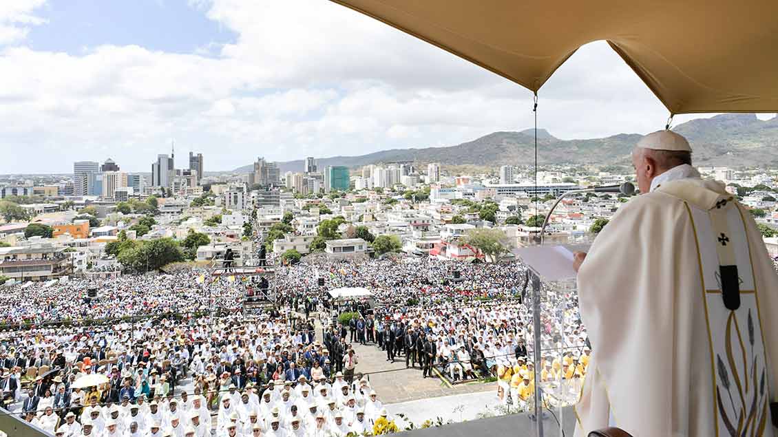 Papst Franziskus bei einer Messe in Port Louis auf Mauritius.