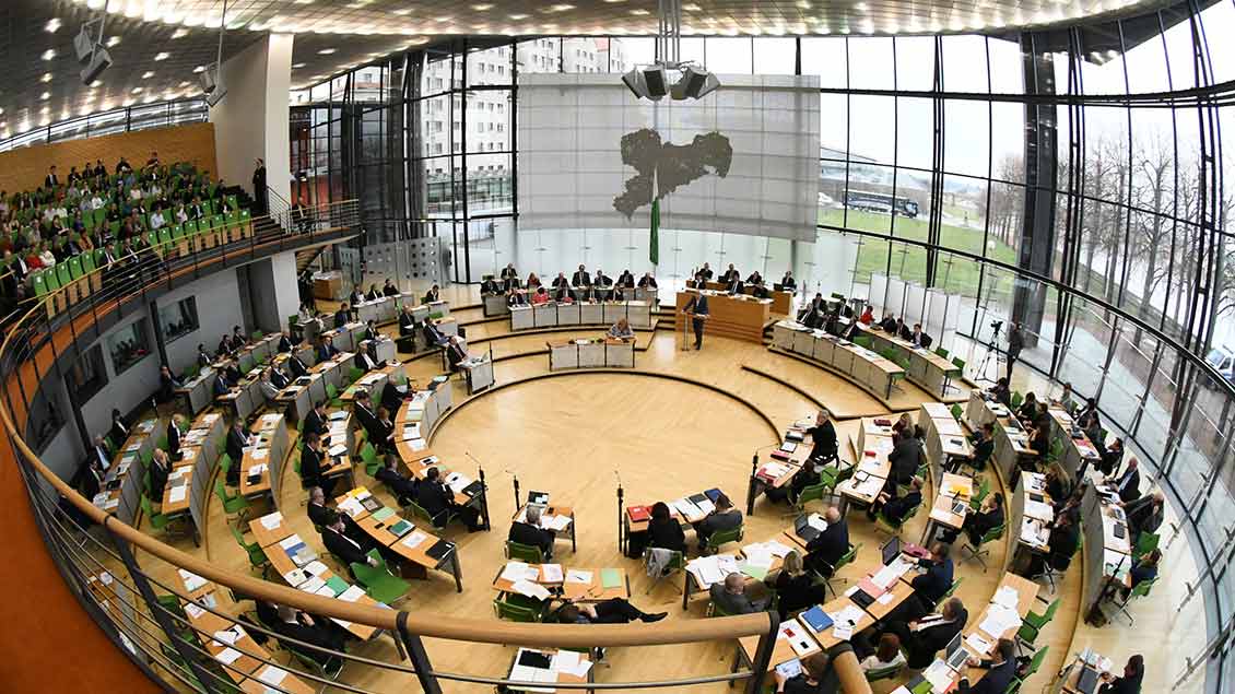 Blick in den Landtag von Sachsen in Dresden