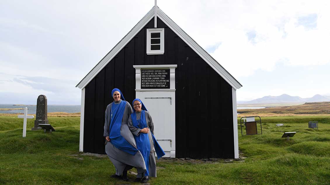 Zwei Schwestern in Island