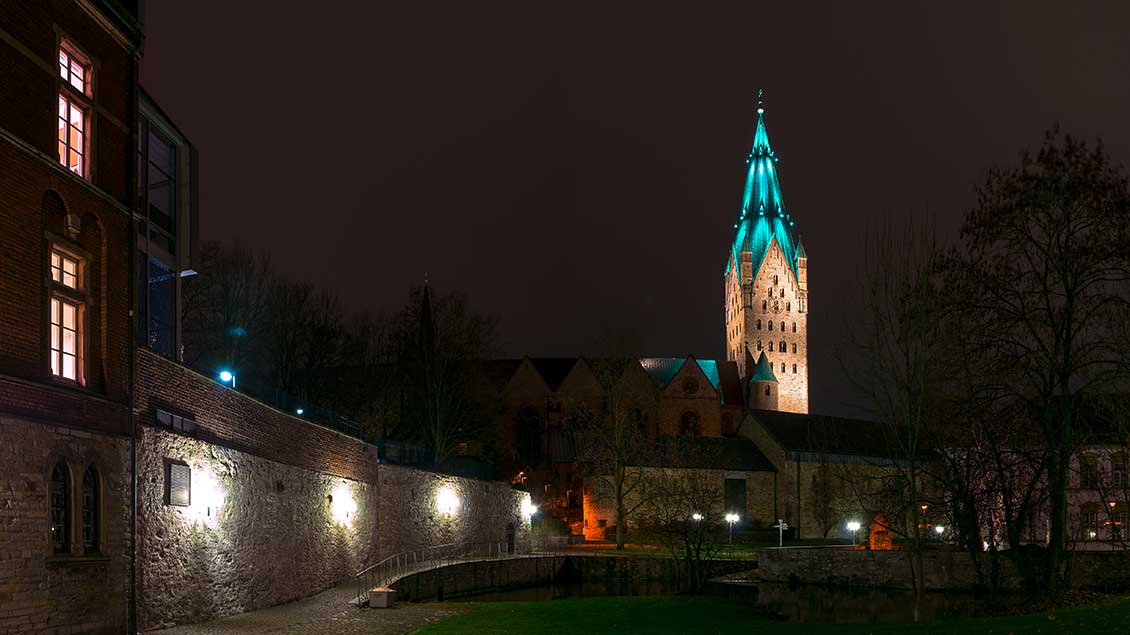 Dom von Paderborn bei Nacht