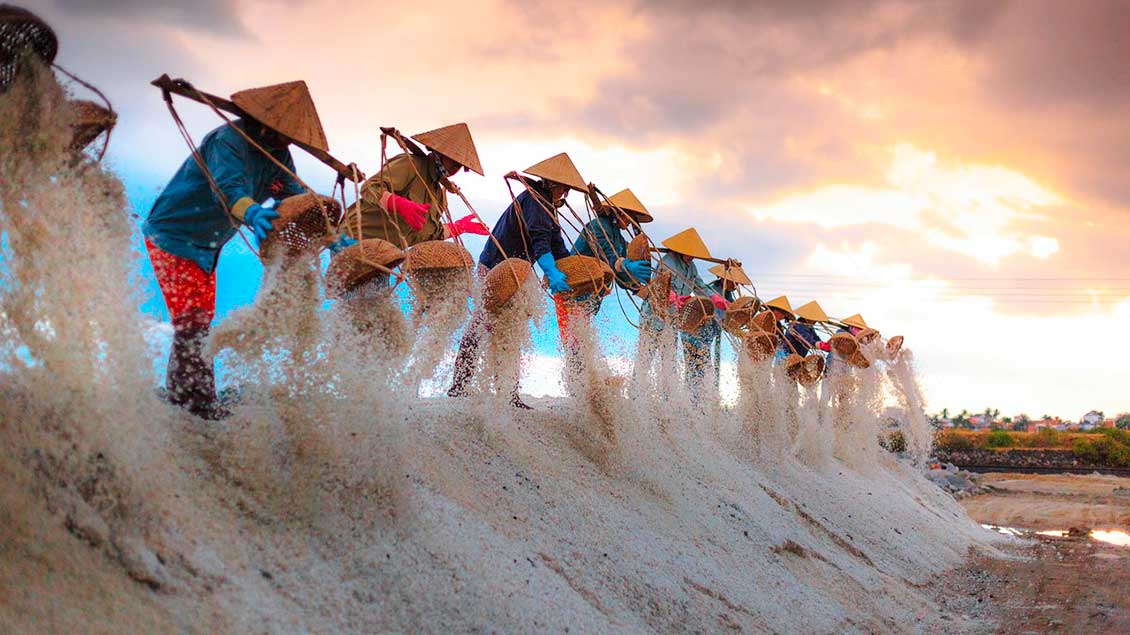 Salzgewinnung in Vietnam.
