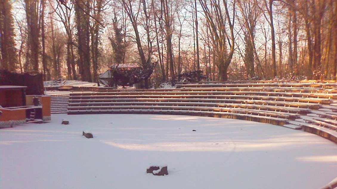 Das großzügige Gelände der Freilichtbühne Werne bietet – auch im Schnee – Platz für viele Besucher. | Foto: Freilichtbühne Werne von 1959 e.V.