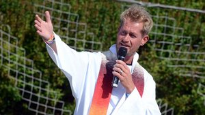 Pastor Karsten Weidisch aus Münster ist die gesamte Zeit der Sommerferien vor Ort im Pastoralteam dabei. | Foto: Ann-Christin Ladermann (pbm)
