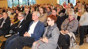 Mehr als 180 Mitarbeitervertreter von Angestellten im Bistum Münster informierten sich im Könzgen-Haus in Haltern über das kirchliche Arbeitsrecht