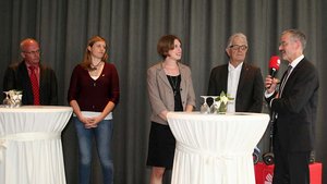 Lebhafte Diskussion (von links): Helmut Flötotto (Caritas), Kerstin Stegemann (BDKJ), Moderatorin Franziska Möller, Christoph Strässer (SPD) und Peter Neher (Caritas).