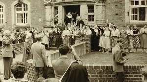 Überraschend besuchte Bundespräsident Theodor Heuß (links im Bild) die Xantener Marienschule am 18. Juli 1957. | Foto: Schularchiv