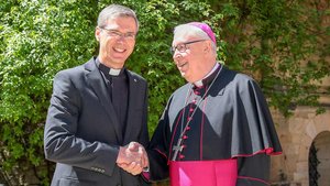 Heiner Wilmer (links) und sein Vorgänger, Bischof Norbert Trelle. | Foto: Gossmann (Bischöfliche Pressestelle Hildesheim)