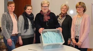 Mitarbeiterinnen des Priesterseminars in Münster zählten die Stimmen aus (von links): Ellen Sundorf, Anna Befeldt, Maria Glanemann, Mechthild Schiewerling und Monika Grothues.