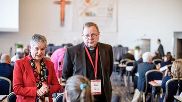 Irme Stetter-Karp und Bischof Georg Bätzing im Gespräch