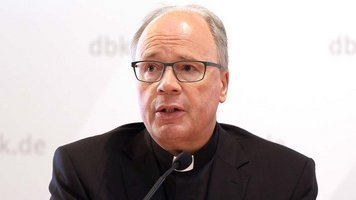 Der Trierer Bischof Stephan Ackermann bei einer PK