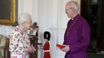 Queen Elizabeth II. und Erzbischof Justin Welby