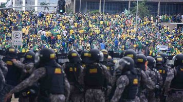 Brasilien: Zusammenstöße zwischen Polizei und Angreifern
