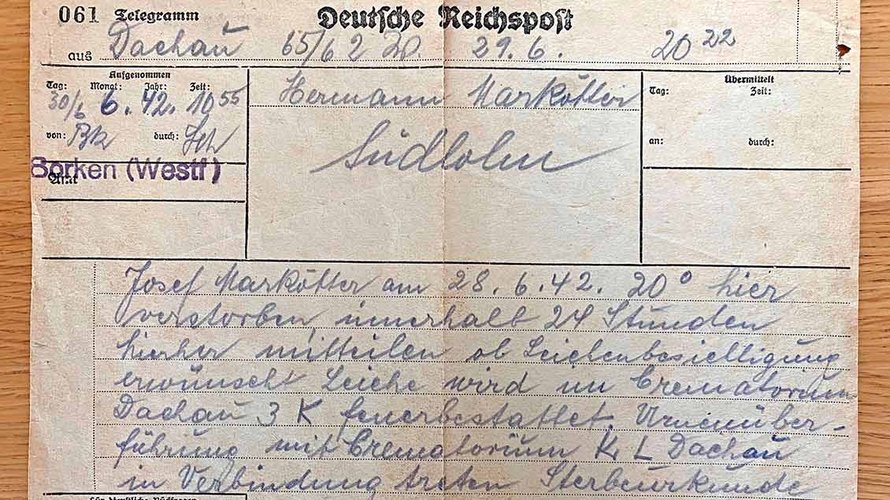 Telegramm an die Familie Markötter mit der Todesbenachrichtigung aus Dachau: Der Telegrammtext zeigt die Menschenverachtung der Nazis. Die Angehörigen werden aufgefordert, innerhalb von 24 Stunden nach Eintritt des Todes Mitteilung zu machen, ob eine Leichenbesichtigung erwünscht ist. Das Telegramm wurde am 30. Juni 1942 aufgegeben und damit zwei Tage nach dem Tod des Franziskaners. | Foto: privat
