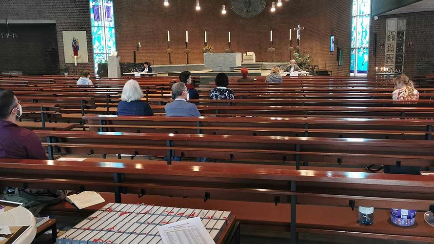 Die bisherigen Aufzeichnungen fanden in Kirchen statt. Demnächst sollen die Texte mit einem Smartphone zu Hause aufzeichnet werden. | Foto: privat