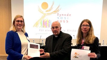 Kerstin Stegemann, Bischof Felix Genn und Susanne Deusch