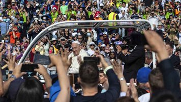 Papst Franziskus bei Messe in Edmonton
