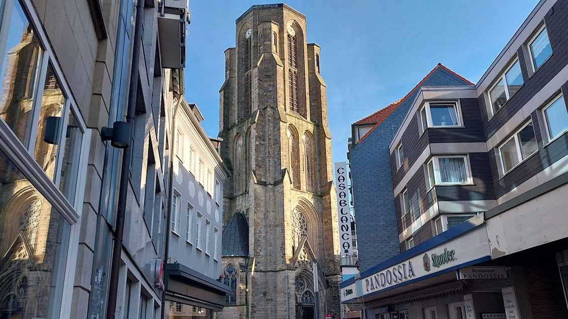 Flachdach ist das Markenzeichen der Kirche St. Urbanus in Gelsenkirxhen-Buer. Foto; Weßling