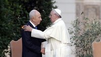 Papst Franziskus und Schimon Peres