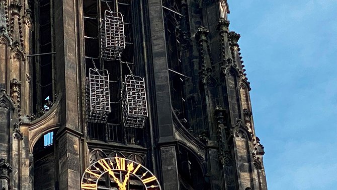 Wiedertäufer-Körbe am Turm der Lambertikirche