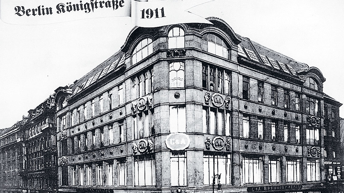 Die erste deutsche C&A-Filiale, 1911 in Berlin nahe dem Alexanderplatz eröffnet.