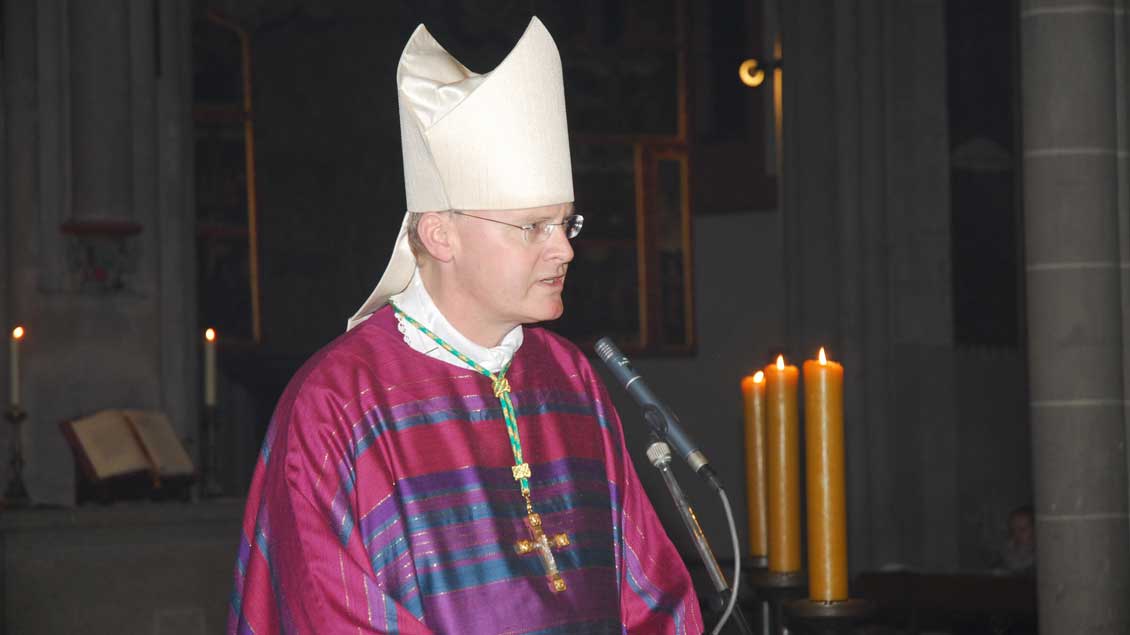 Bischof Franz-Josef Overbeck im Xantener Dom. Foto: Jürgen Kappel