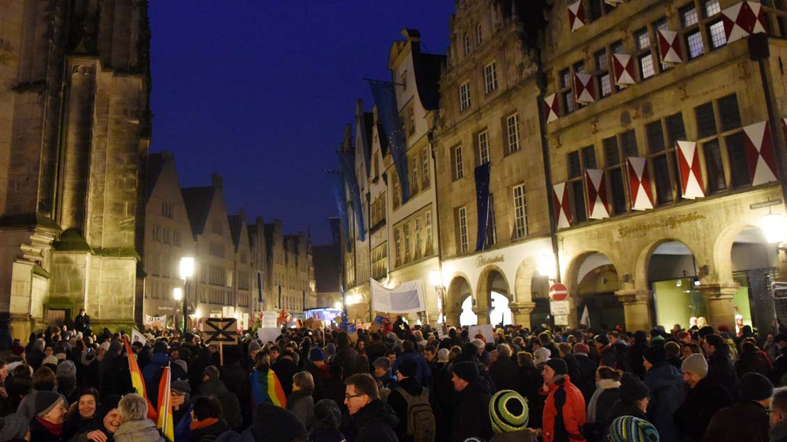 Die „Gute Stube“ von Münster war voll. Tausende Demonstranten waren zur Kundgebung gekommen. | Foto: Michael Bönte Foto: Michael Bönte