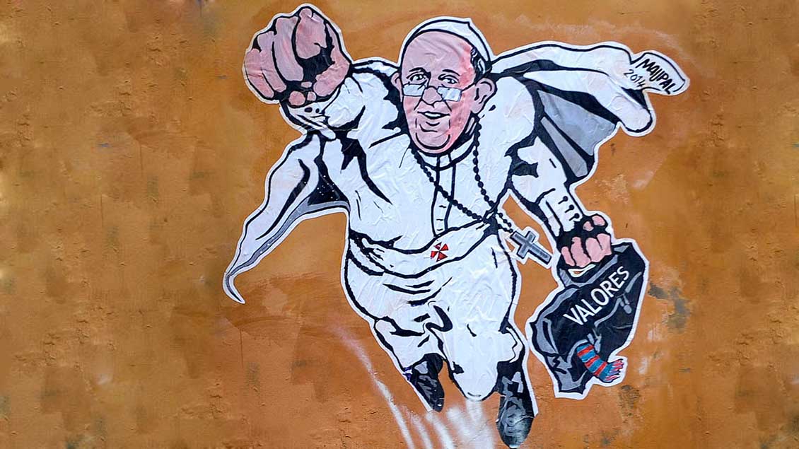 Papst Franziskus als Superman. Foto: KNA
