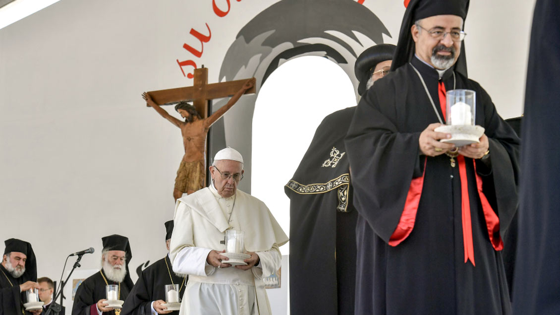 Papst Franziskus und Oberhäupter der orientalischer und orthodoxer Kirchen nahmen am ökumenischen Treffen in Bari teil.