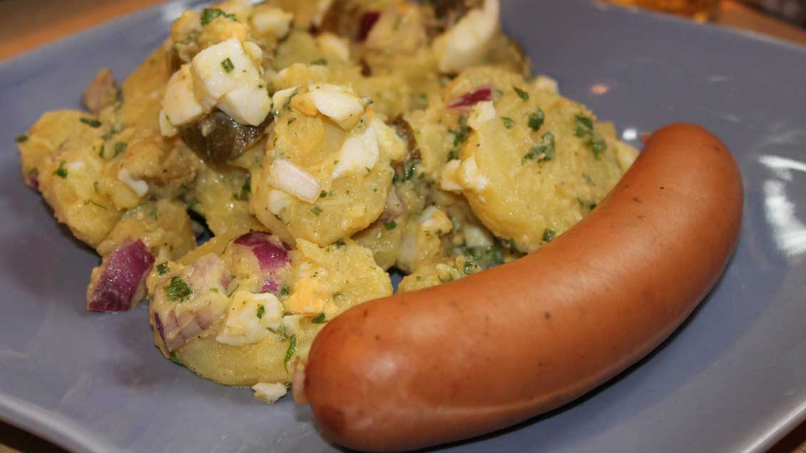 Bockwurst mit Kartoffelsalat. Foto: pixabay.com