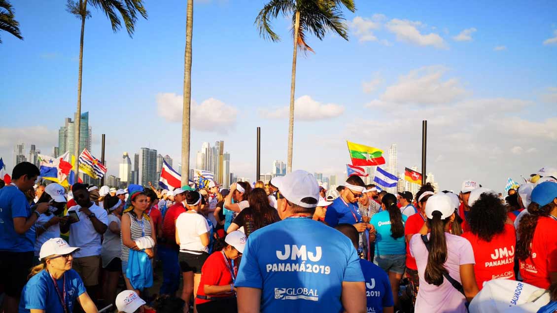 Gleich beginnt die Eröffnungsmesse des Weltjugendtags in Panama.